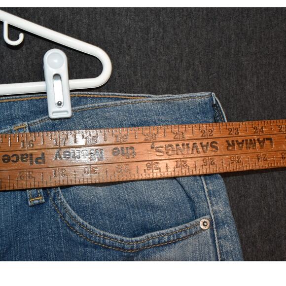 Levi's Signature Series Men's W44 Jean Shorts Distressed Jorts Denim - Picture 7 of 8